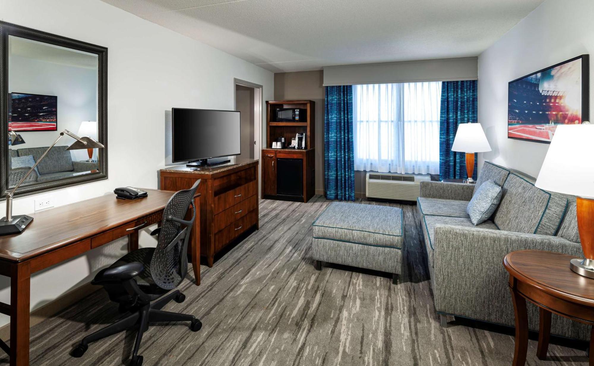 One-Bedroom King Suite,1552156792:JPEG