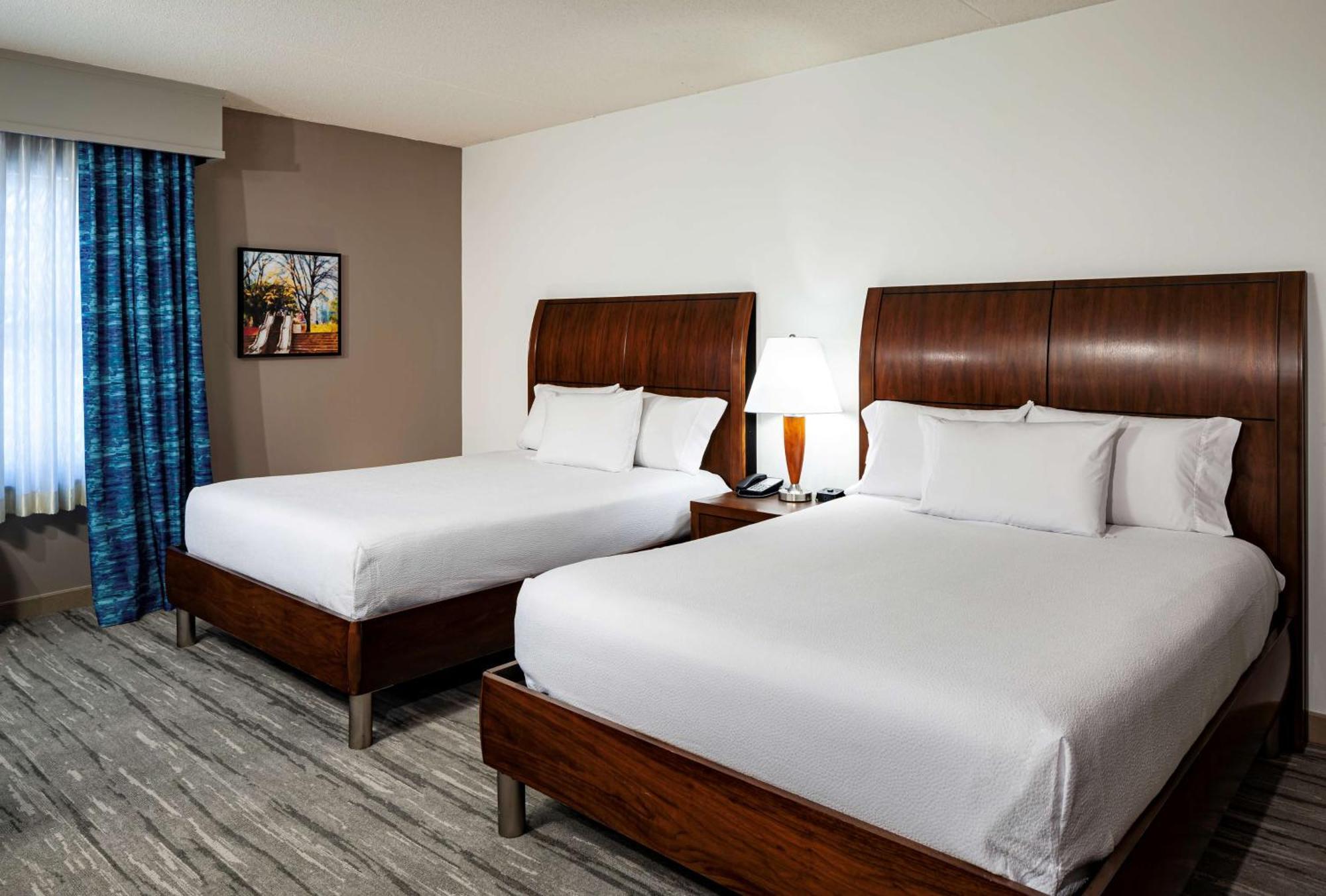 Queen Room with Two Queen Beds and Bath Tub - Mobility Accessible,1552156819:JPEG