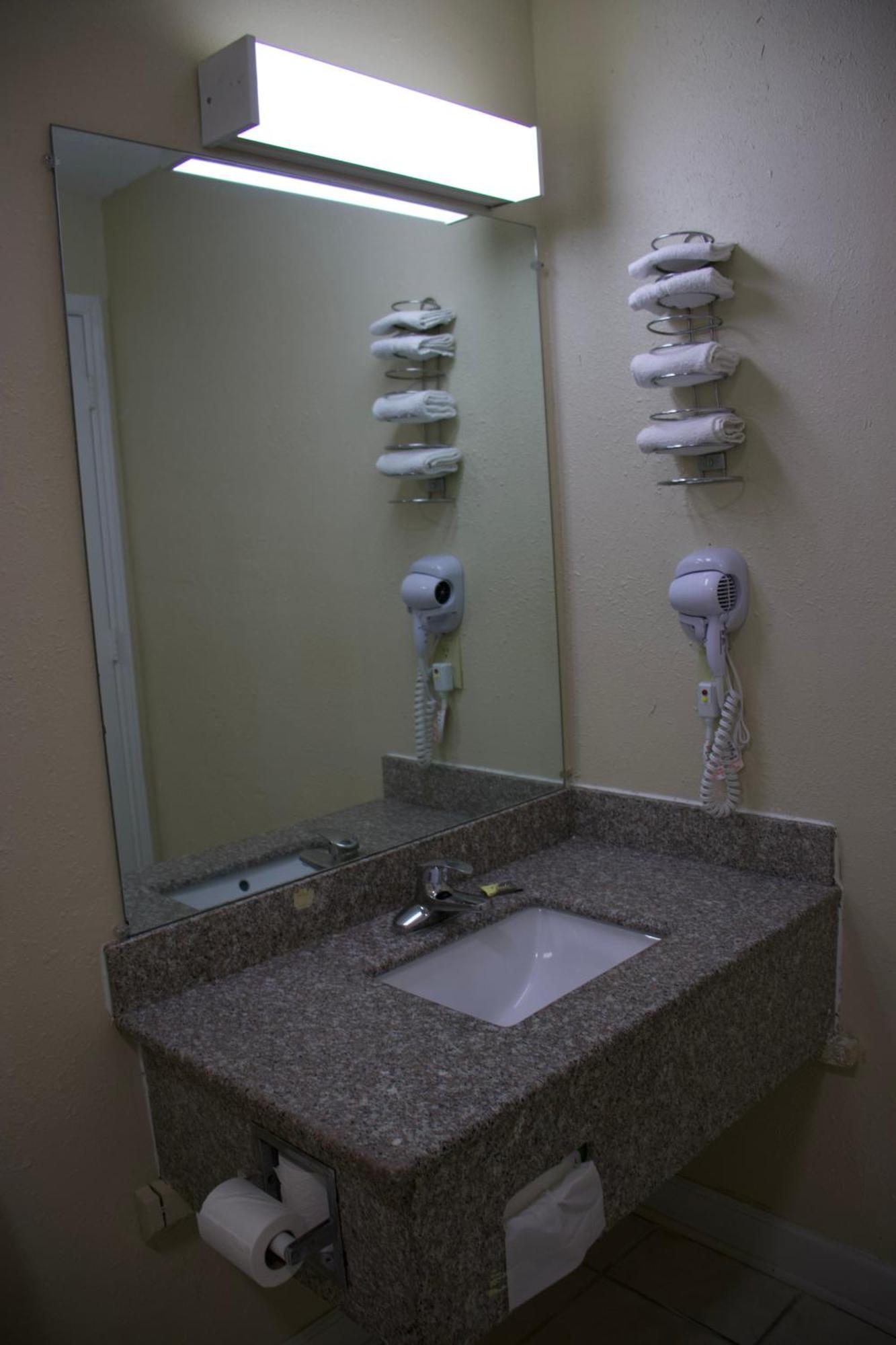 Deluxe King Suite,1553195083:JPEG