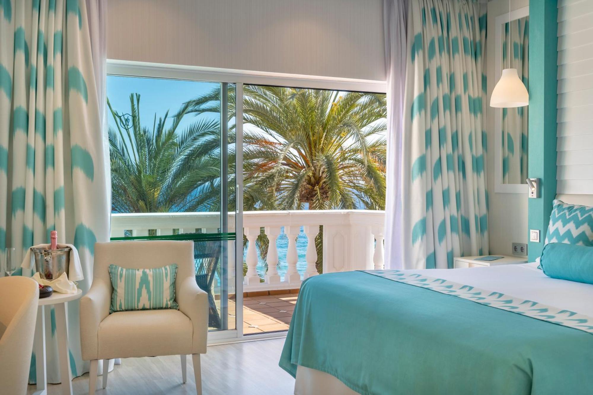Camera Tripla Premium con Vista Mare