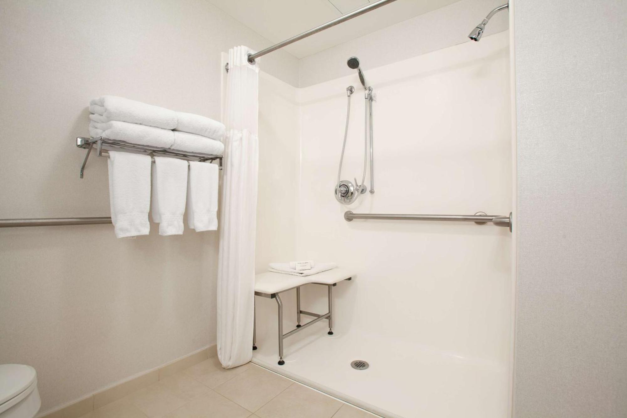 King Room with Bath Tub - Mobility Access,1557812236:JPEG