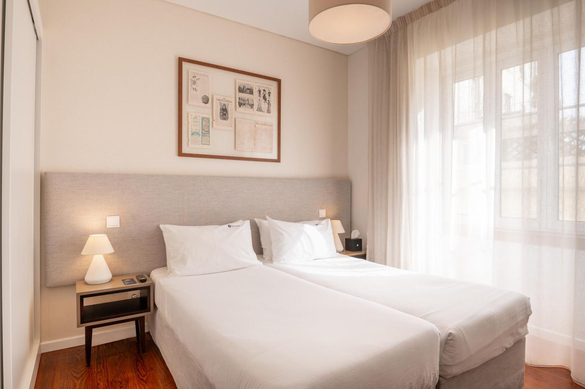 Twin Room,1559734522:JPEG