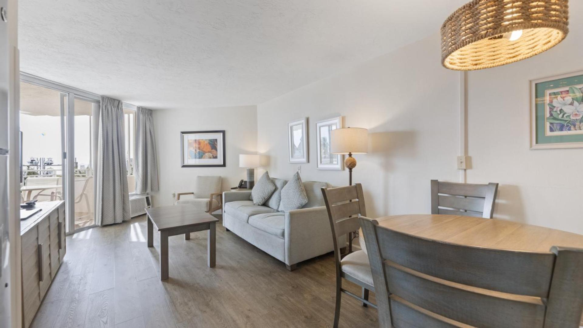 Deluxe Queen Suite,1583147313:JPEG