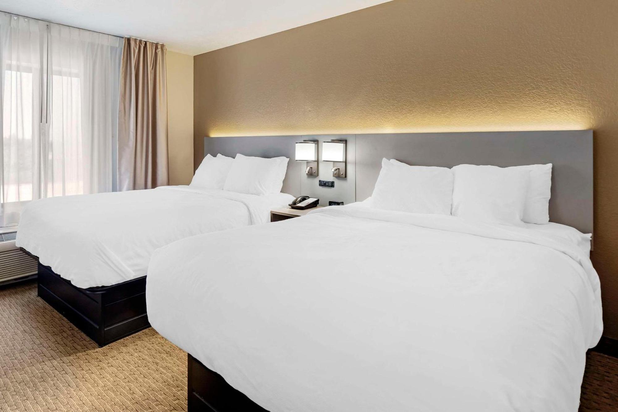 Queen Suite with Two Queen Beds - Accessible/Non-Smoking