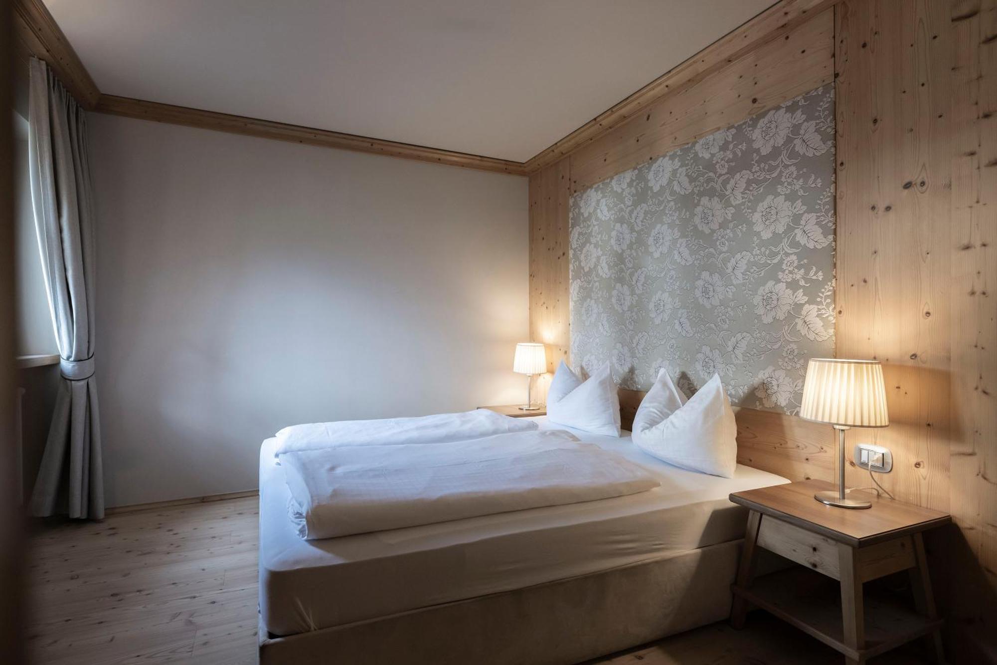 Junior Suite with Balcony,1602334033:JPEG