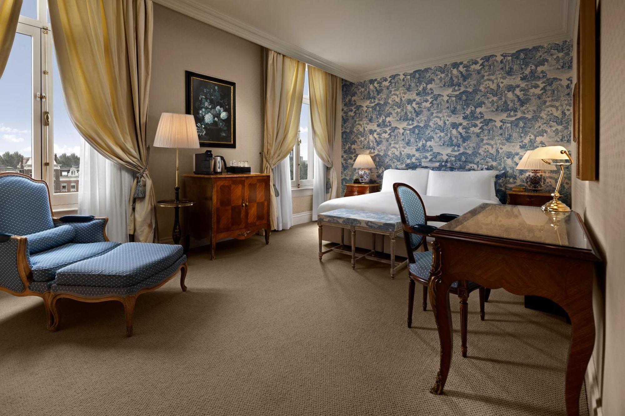 Quarto Premium com Cama King-size e Vista do Rio