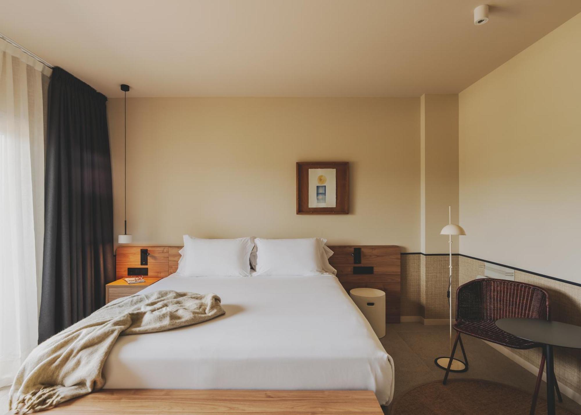 Deluxe Double Room,1632989254:JPEG