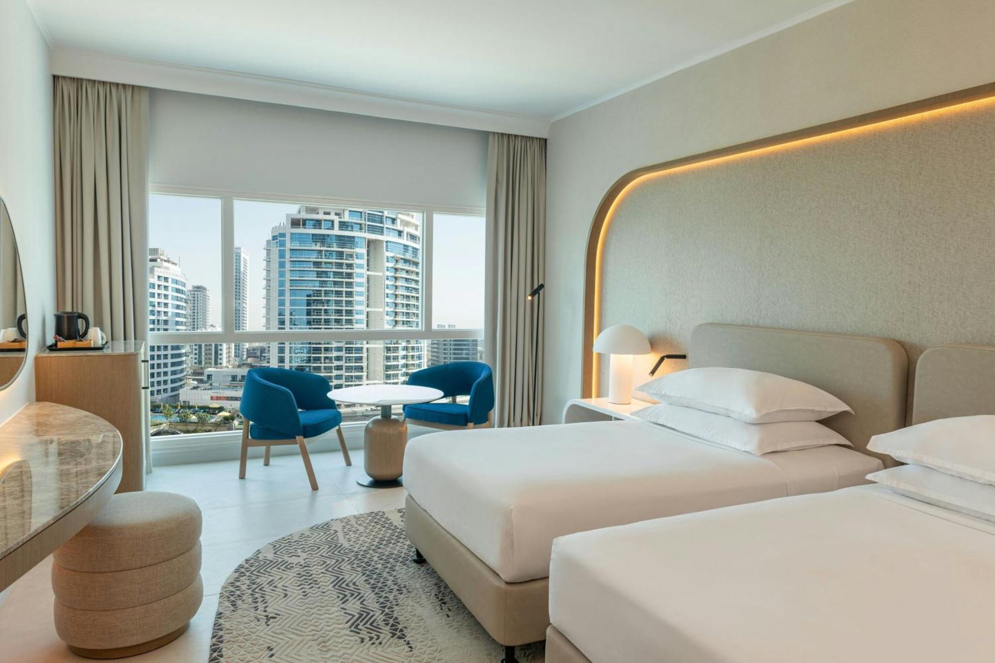 Chambre Lits Jumeaux Deluxe - Vue sur JBR - Accès à la Plage Privée