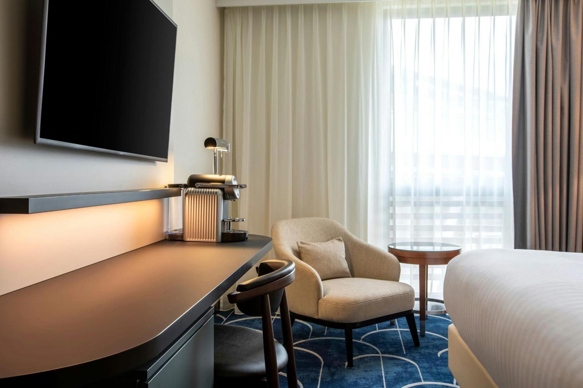 Superior King Room with WiFi - High Floor,1643154704:JPEG