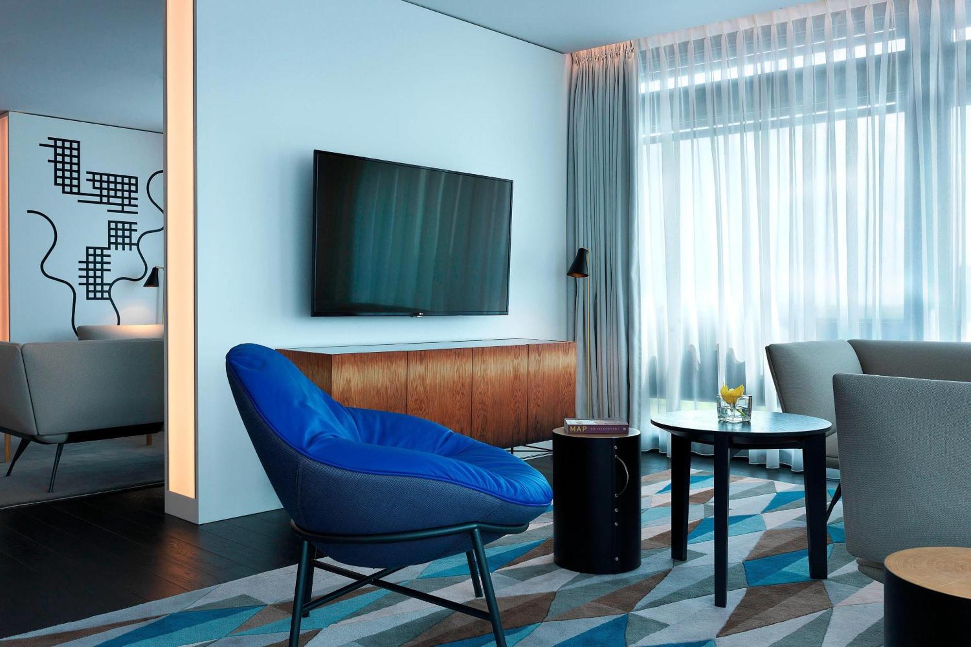 King Executive Suite with Lounge Access