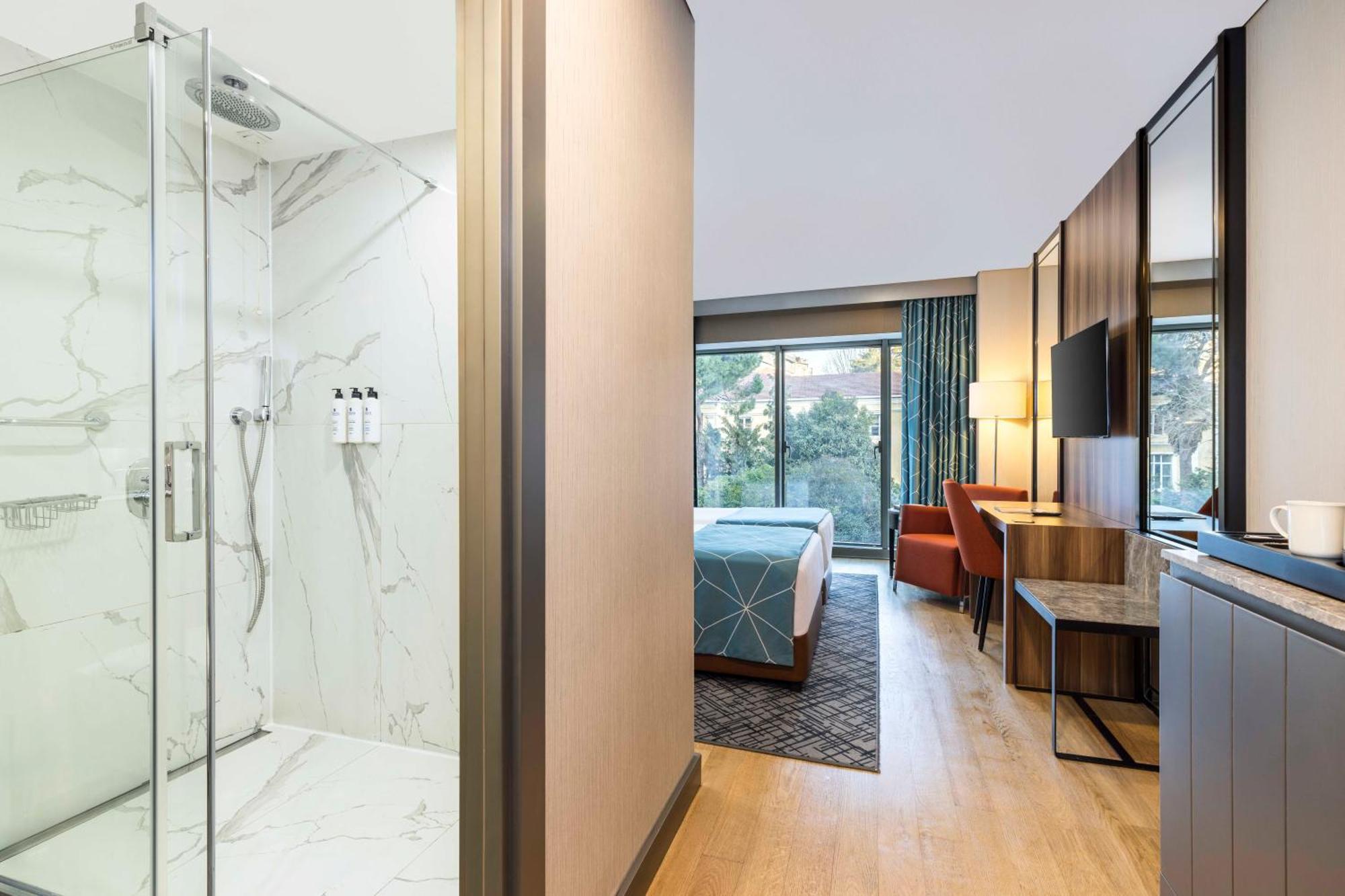 Deluxe City View Room