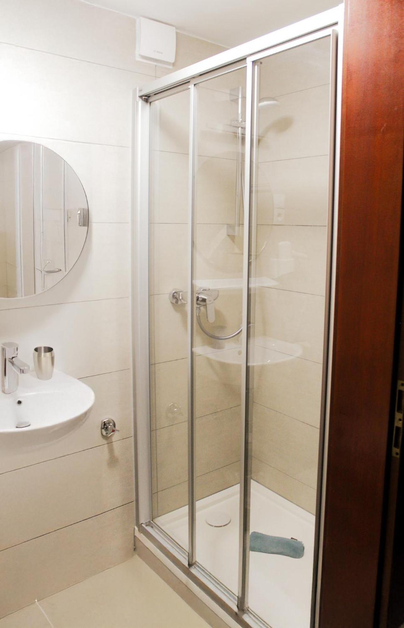 Single Room with Shower,1646404403:JPEG