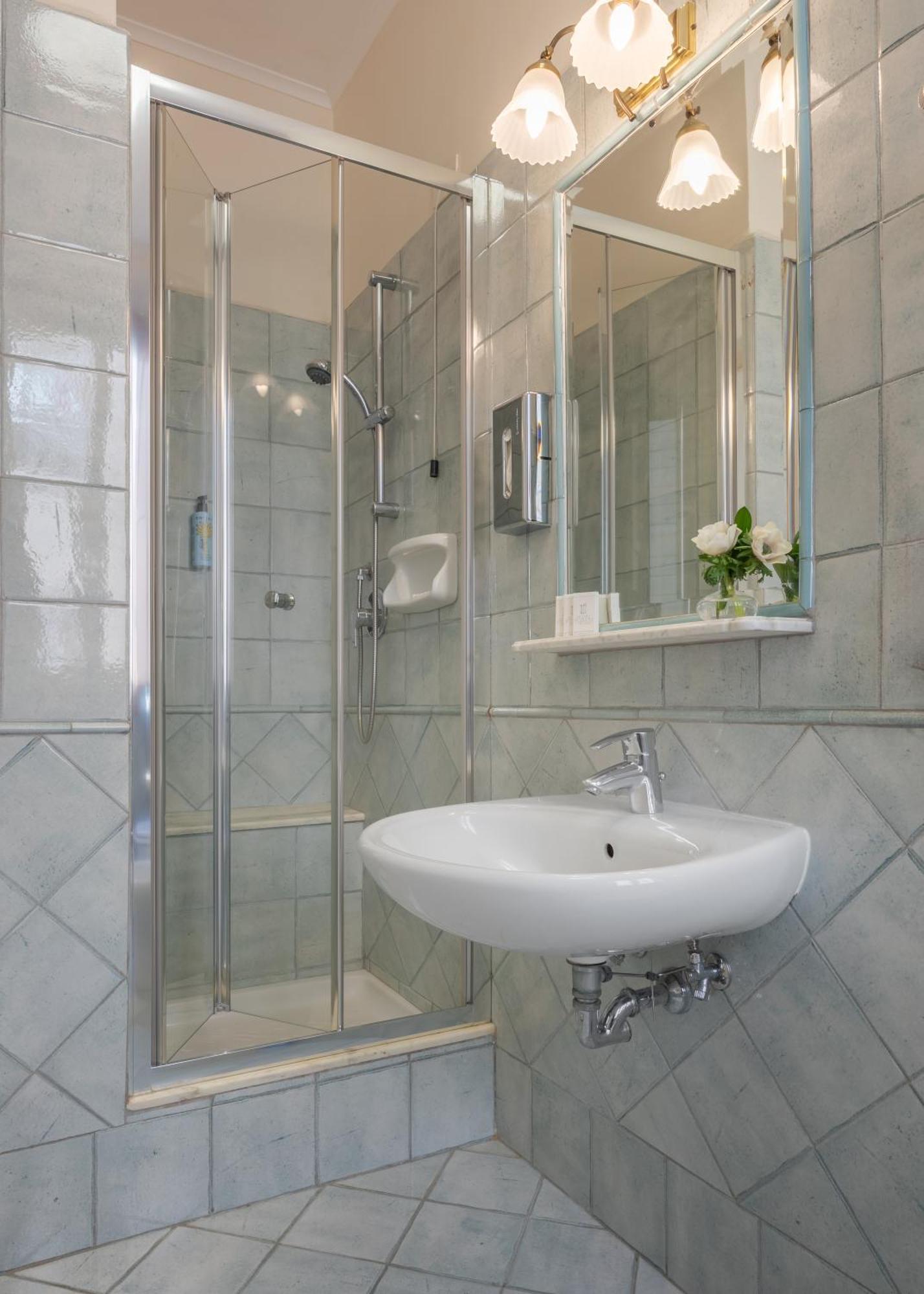 Single Room,1656173507:JPEG