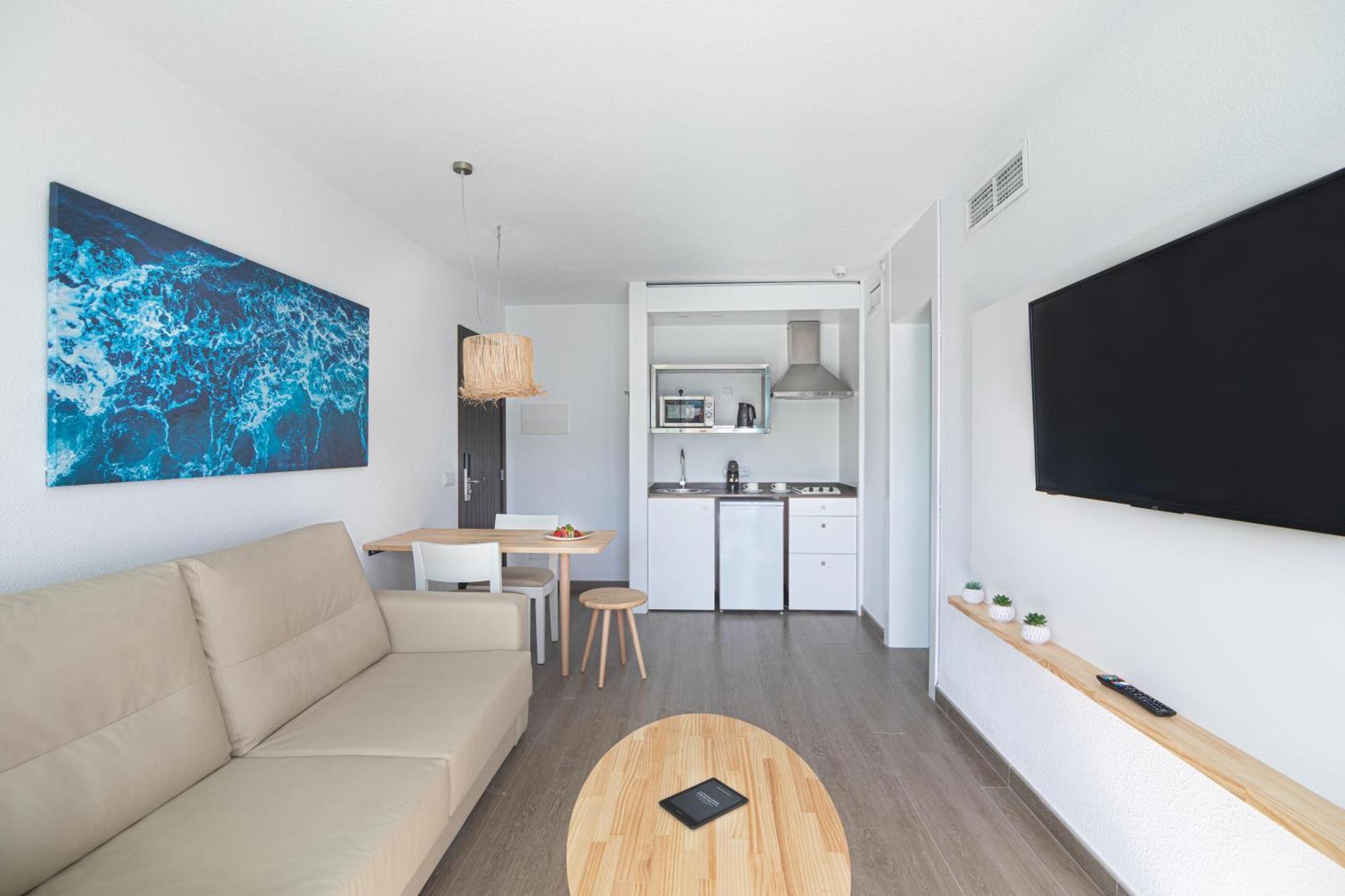 Suite met Uitzicht op het Zwembad