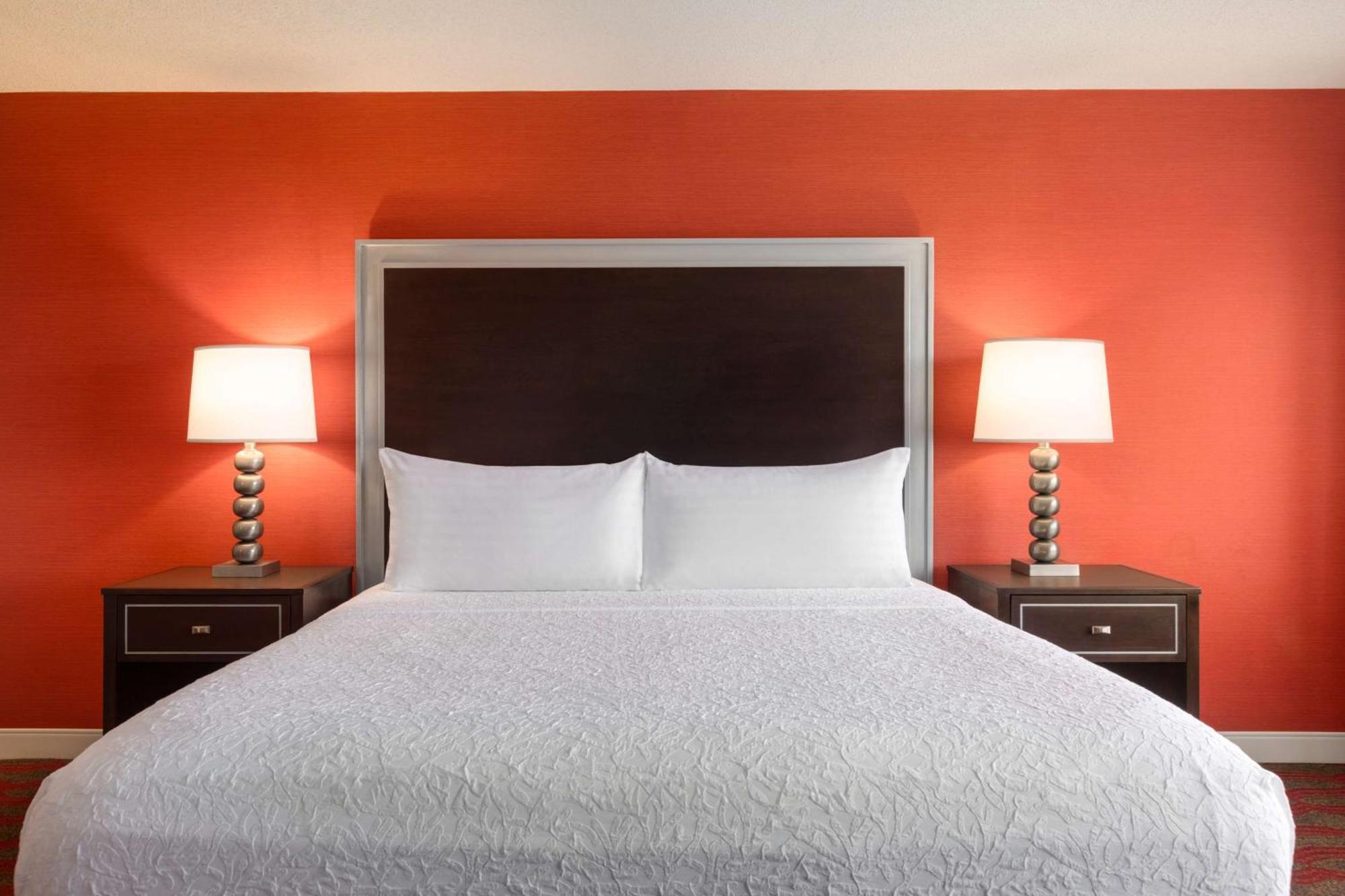 Suite King com 2 Quartos e Sofá-Cama