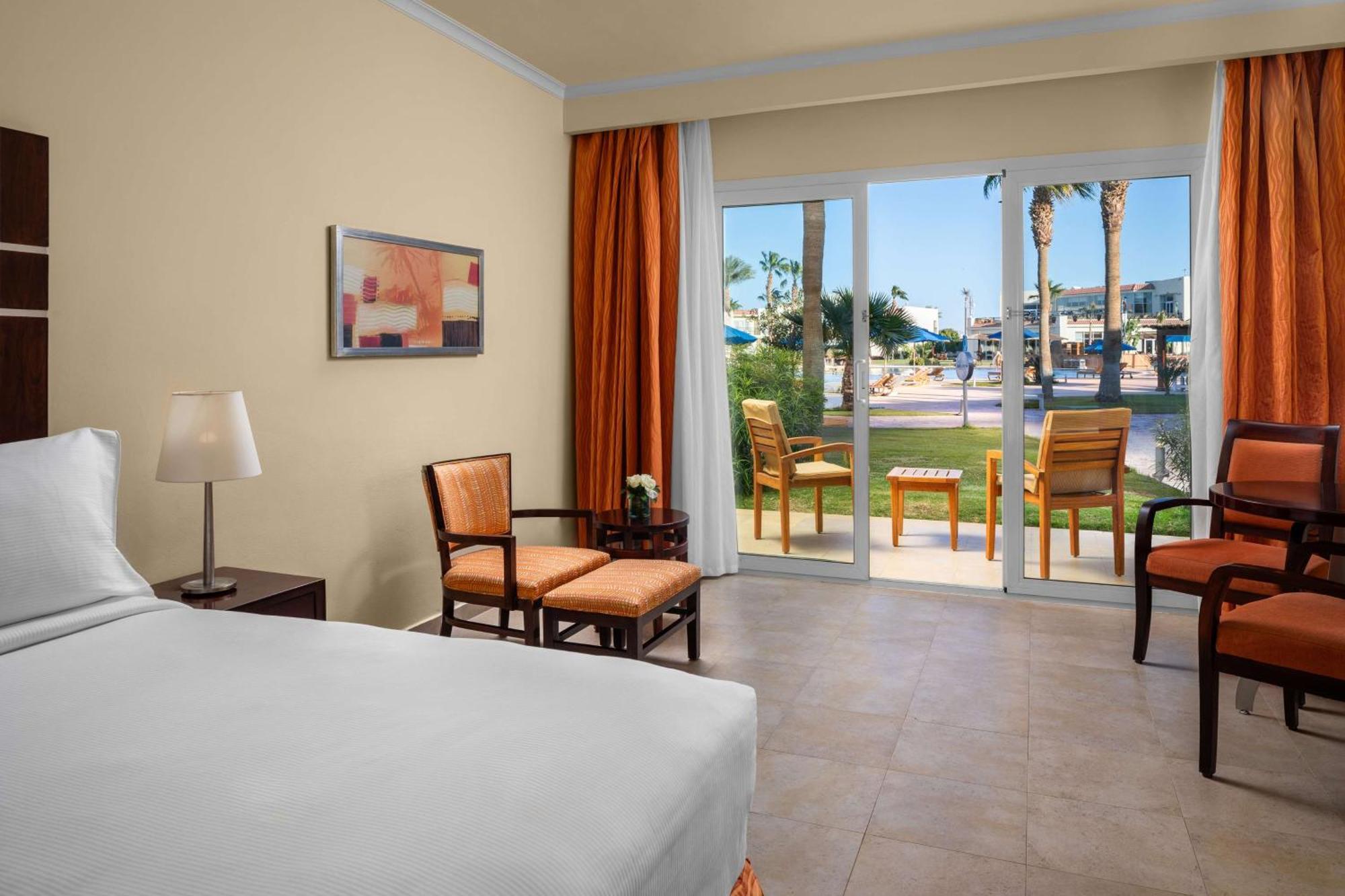Mountainside King Deluxe Room - Pool View,1657147065:JPEG