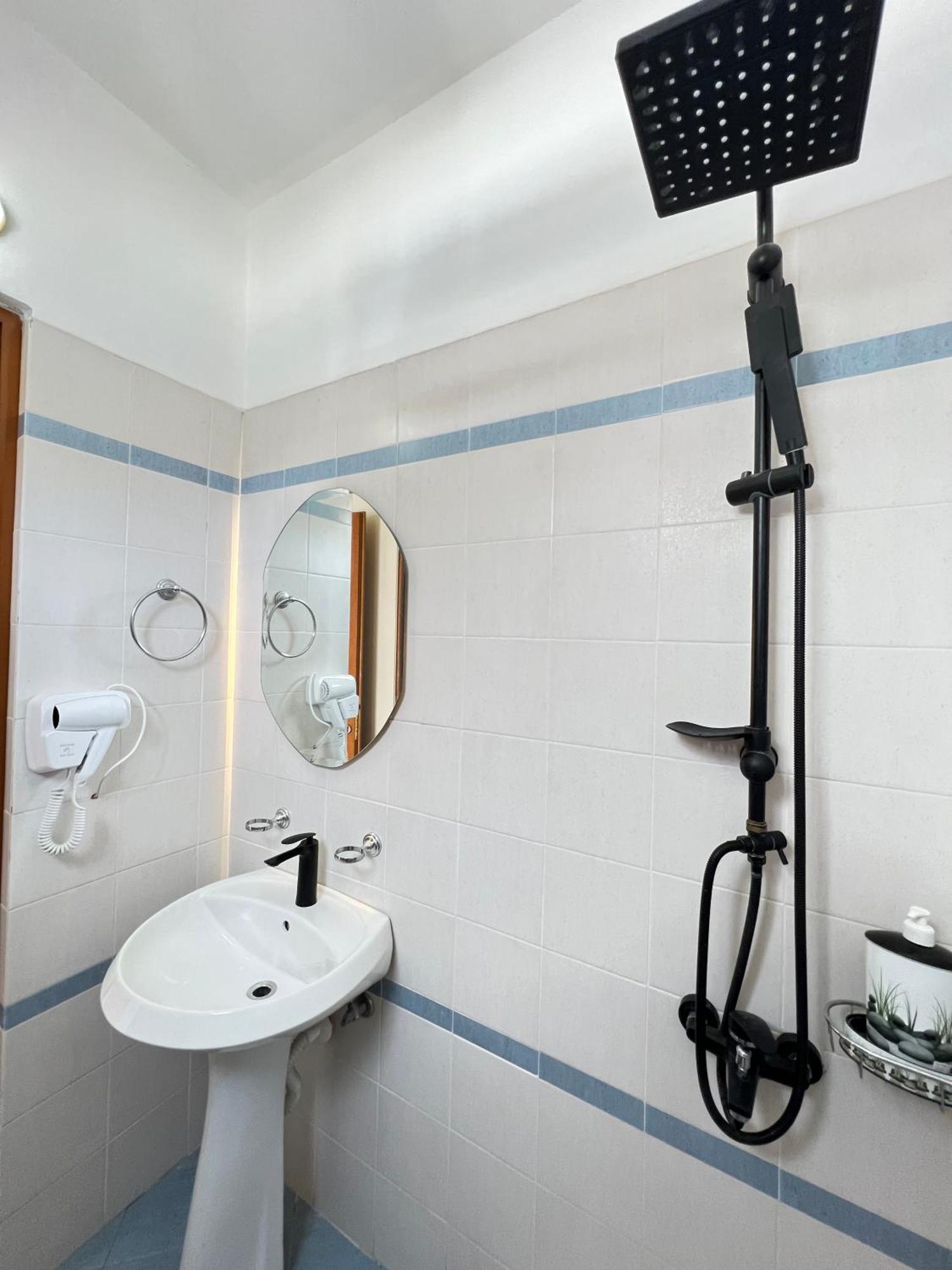 Camera Tripla
