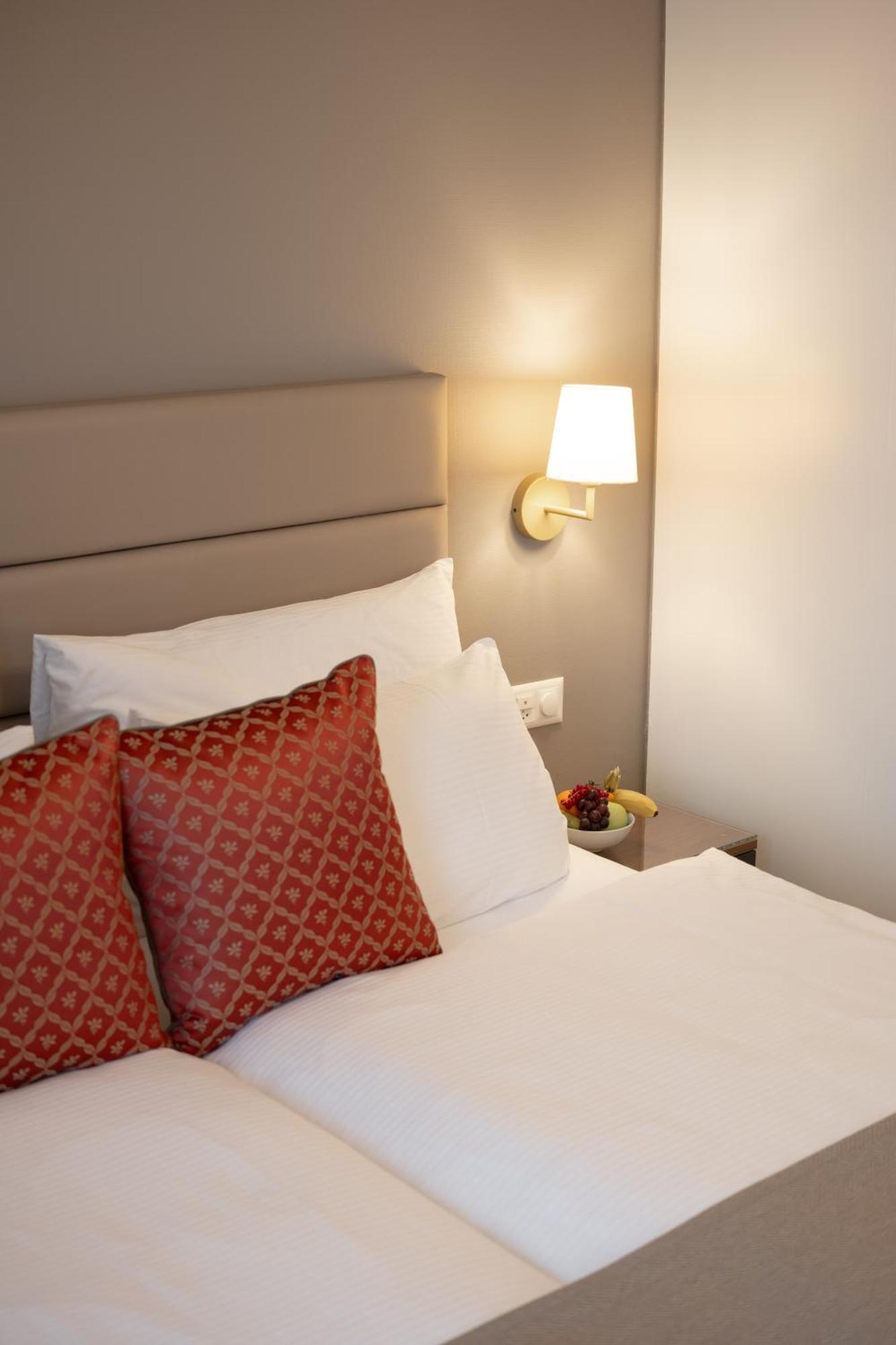 Double room facing the Chapel Bridge 14m2