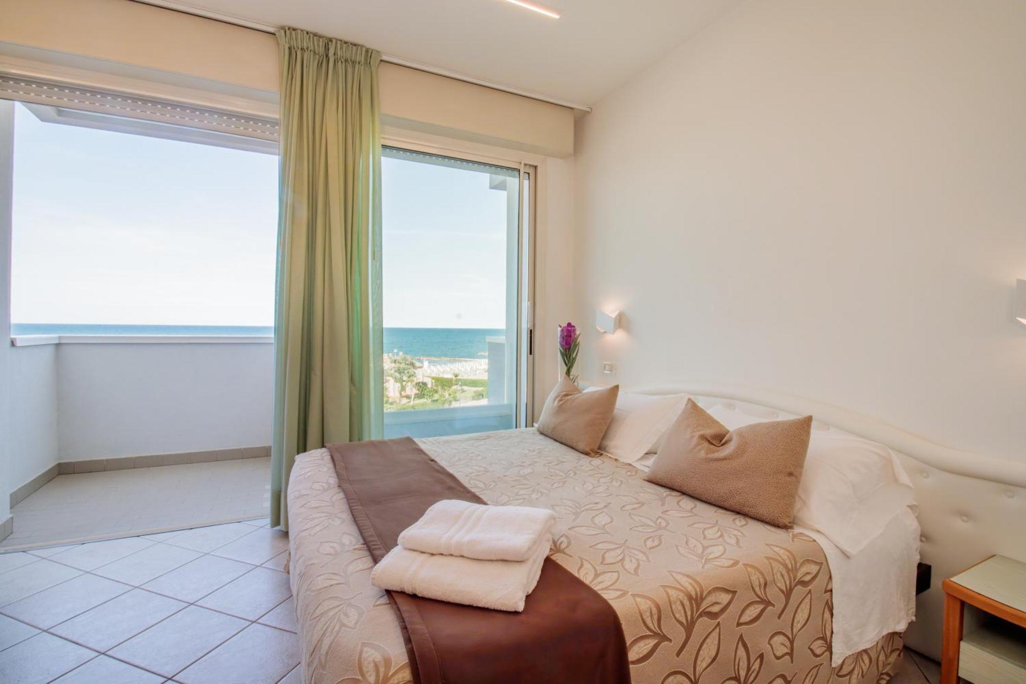 Apartment am Meer mit Balkon
