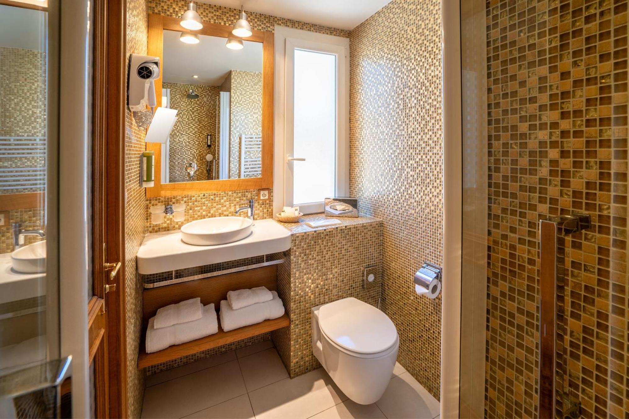 Classic Doppelzimmer mit Queensize-Bett und Aussicht