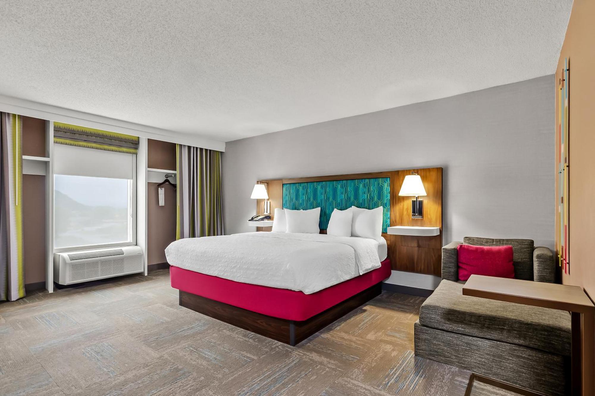 Deluxe King Room,1683814601:JPEG