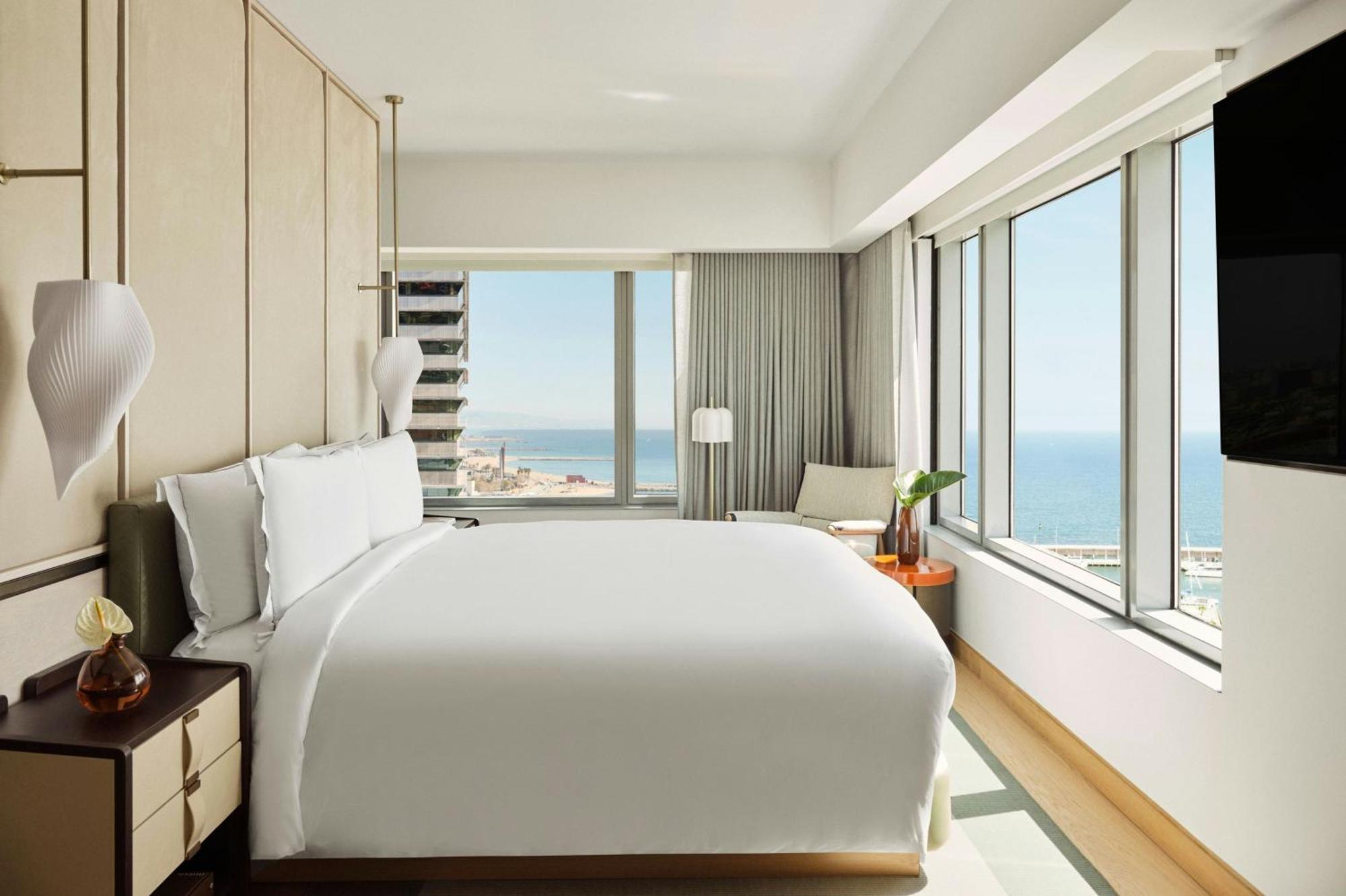 Suite Club esquinera - Cama extragrande - Planta Club