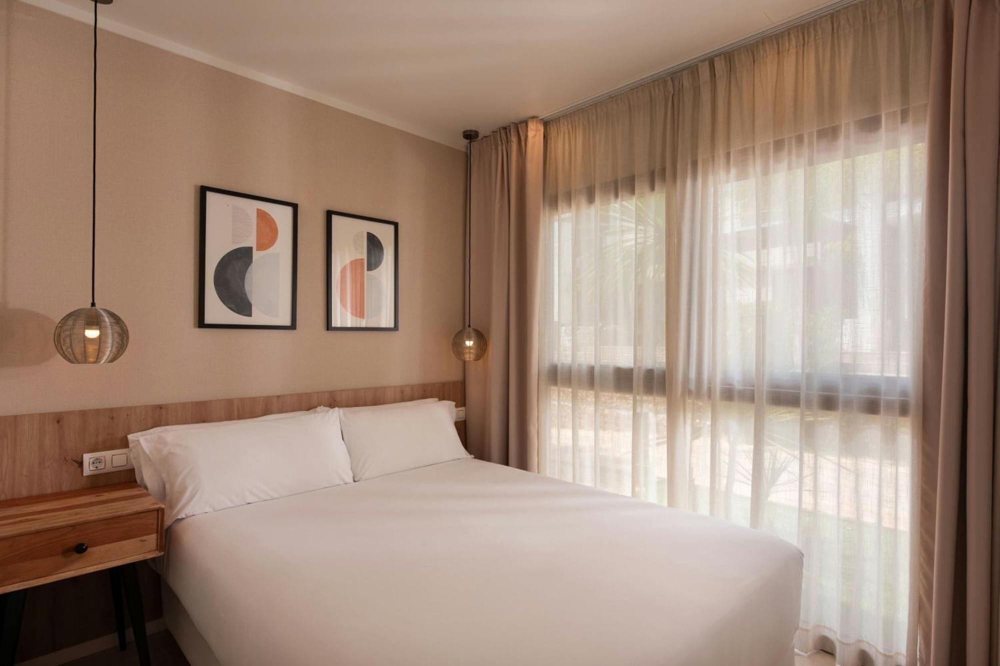 Villa Confort 3 Chambres avec Piscine et Balcon - Vue sur Complexe Hôtelier