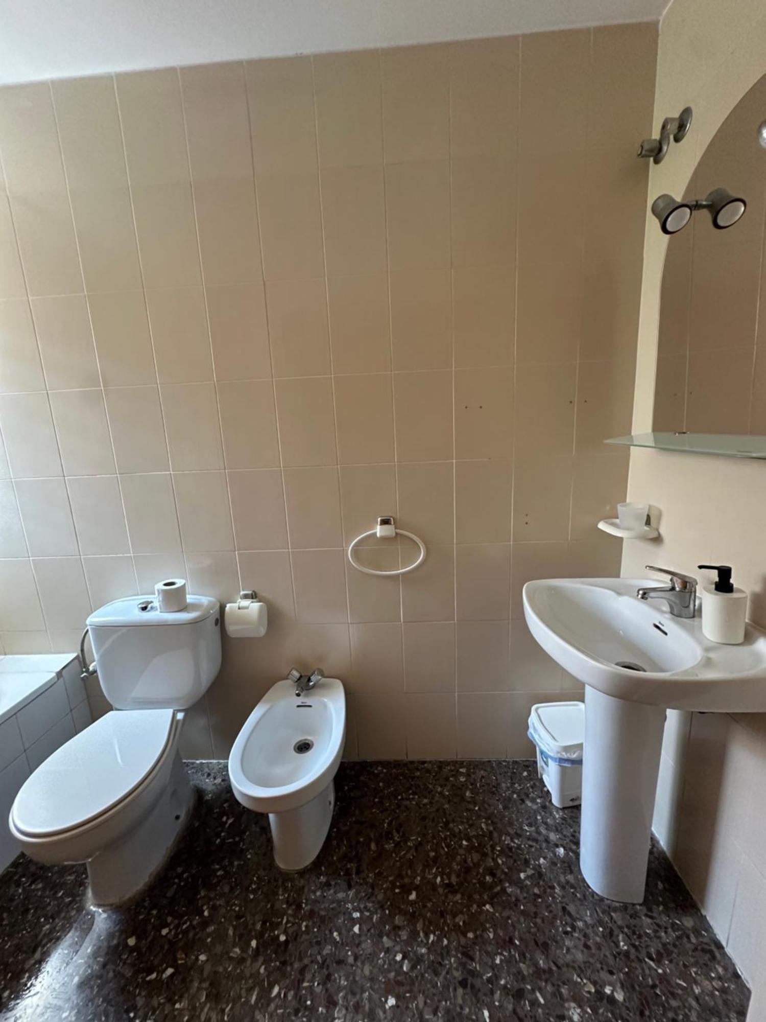Twin Room,1698911770:JPEG