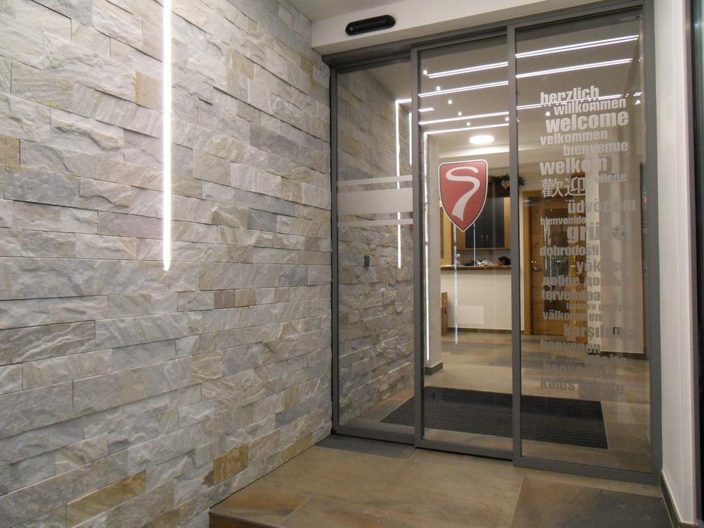 Single Room with Balcony,446493177:JPEG