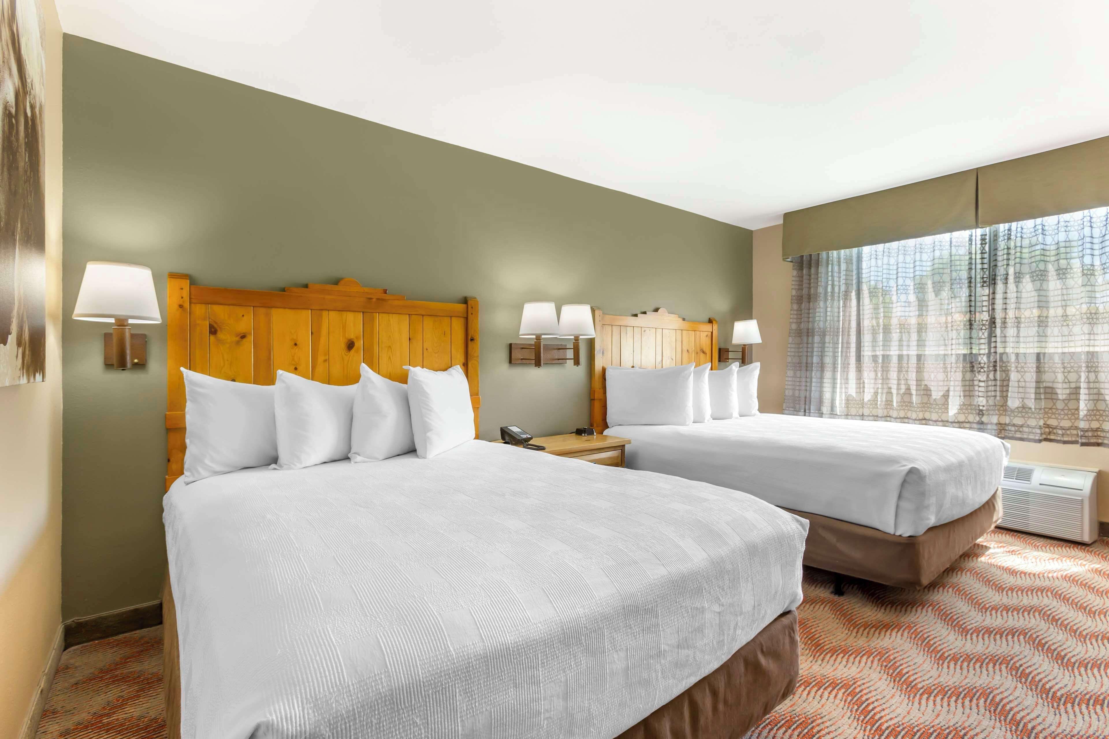 Queen Room with Two Queen Beds - Non-Smoking,1592048505:JPEG