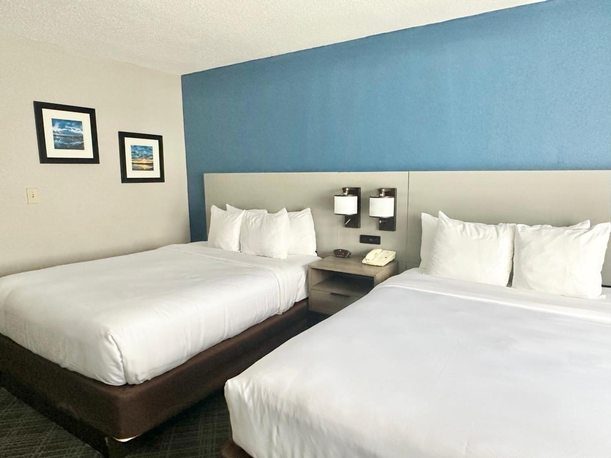 Standard Queen Room with Two Queen Beds - Non-Smoking