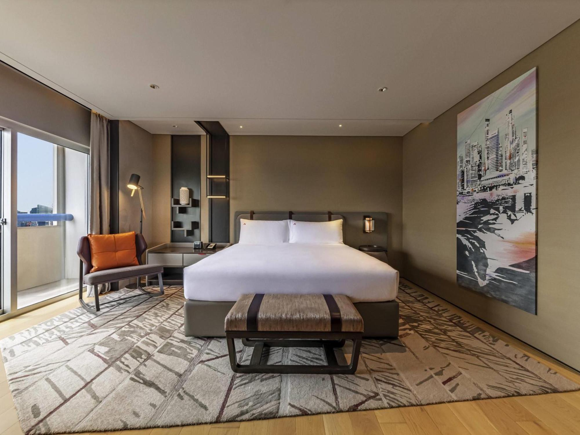 Executive, 1 King, L65 Lounge Access, High Floor, Balcony, City View,1722892512:JPEG