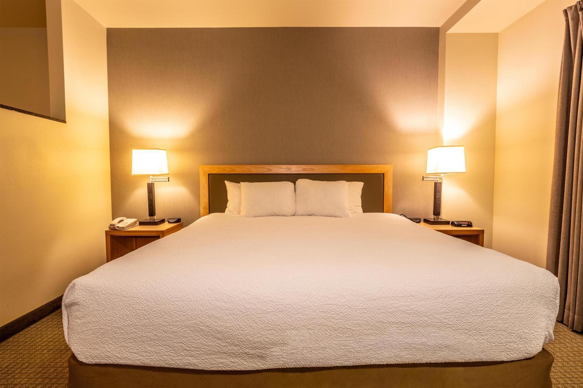 Junior King Suite with Seating Area,1742753351:JPEG