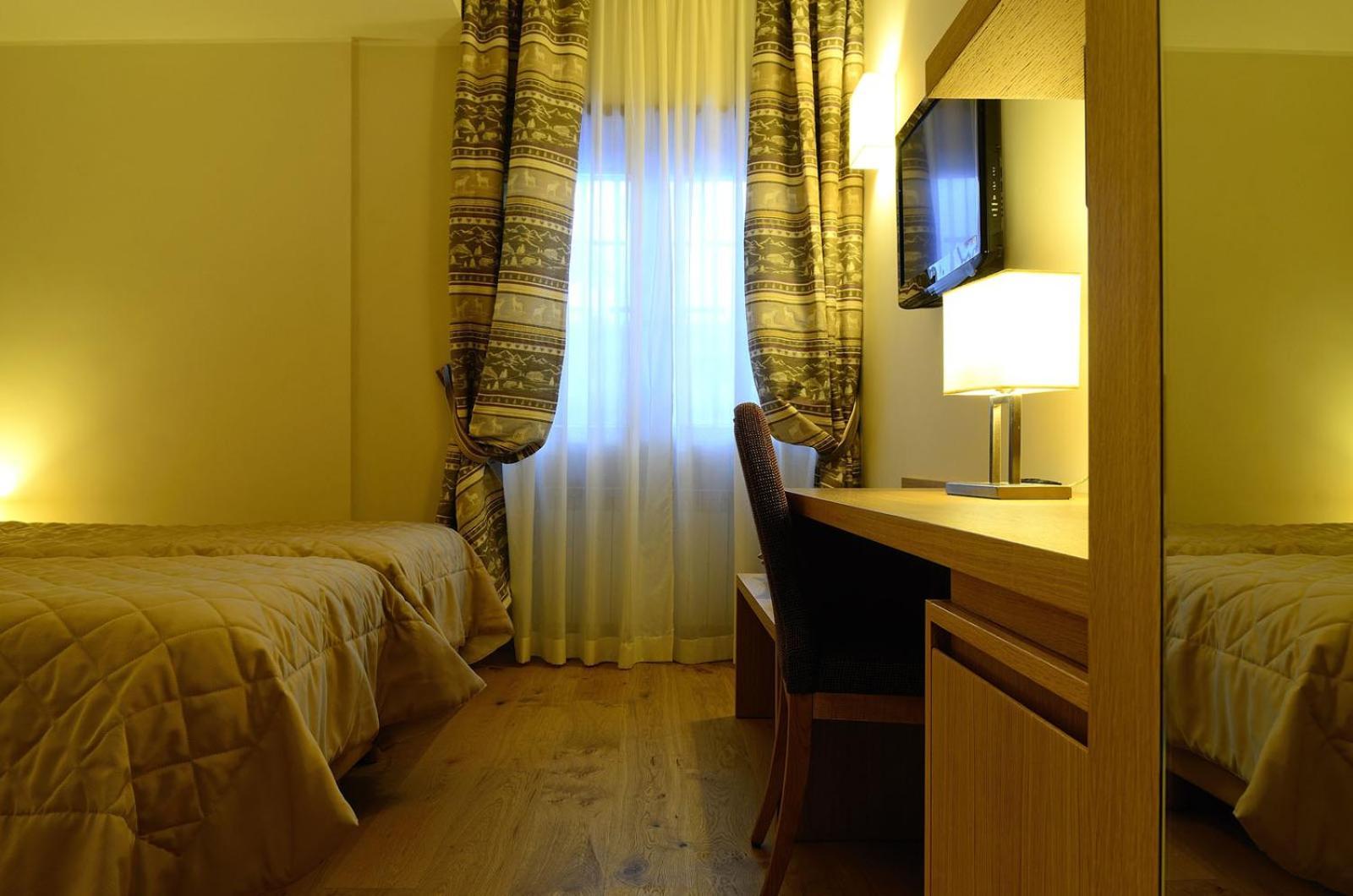 Double or Twin Room,1730067550:JPEG