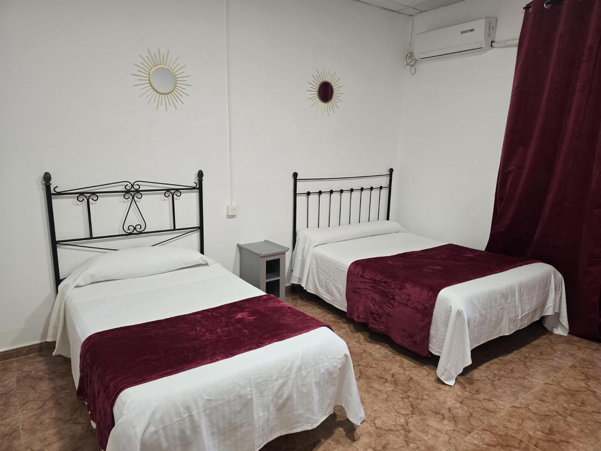 Triple Room with Shared Bathroom,1742718178:JPEG