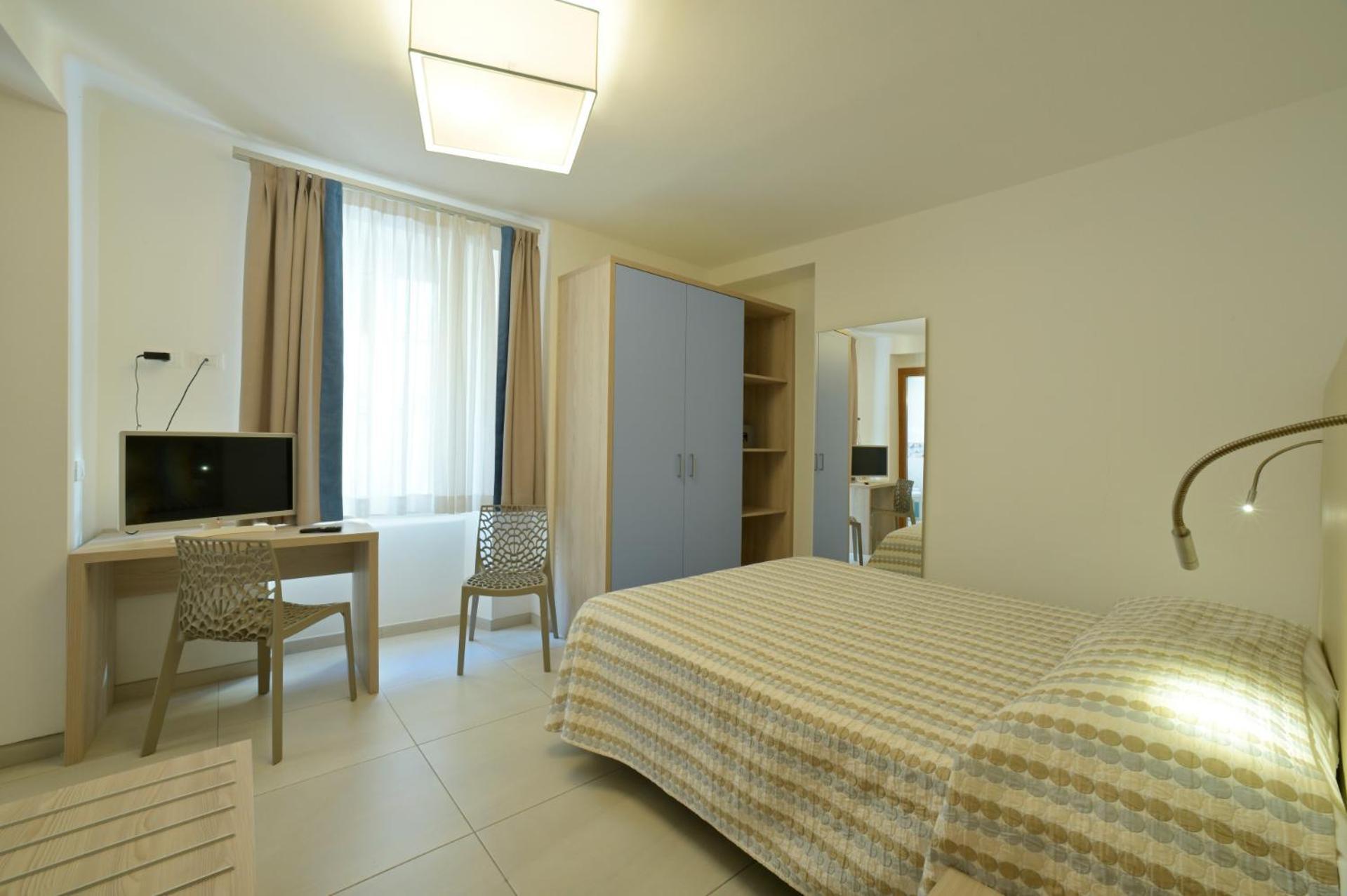 Standard Double or Twin Room,1743004072:JPEG