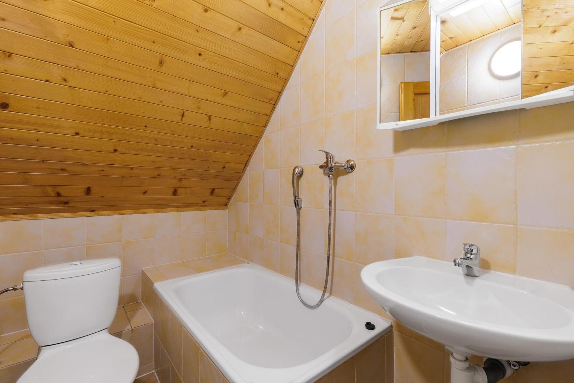 Single Room,1746866315:JPEG