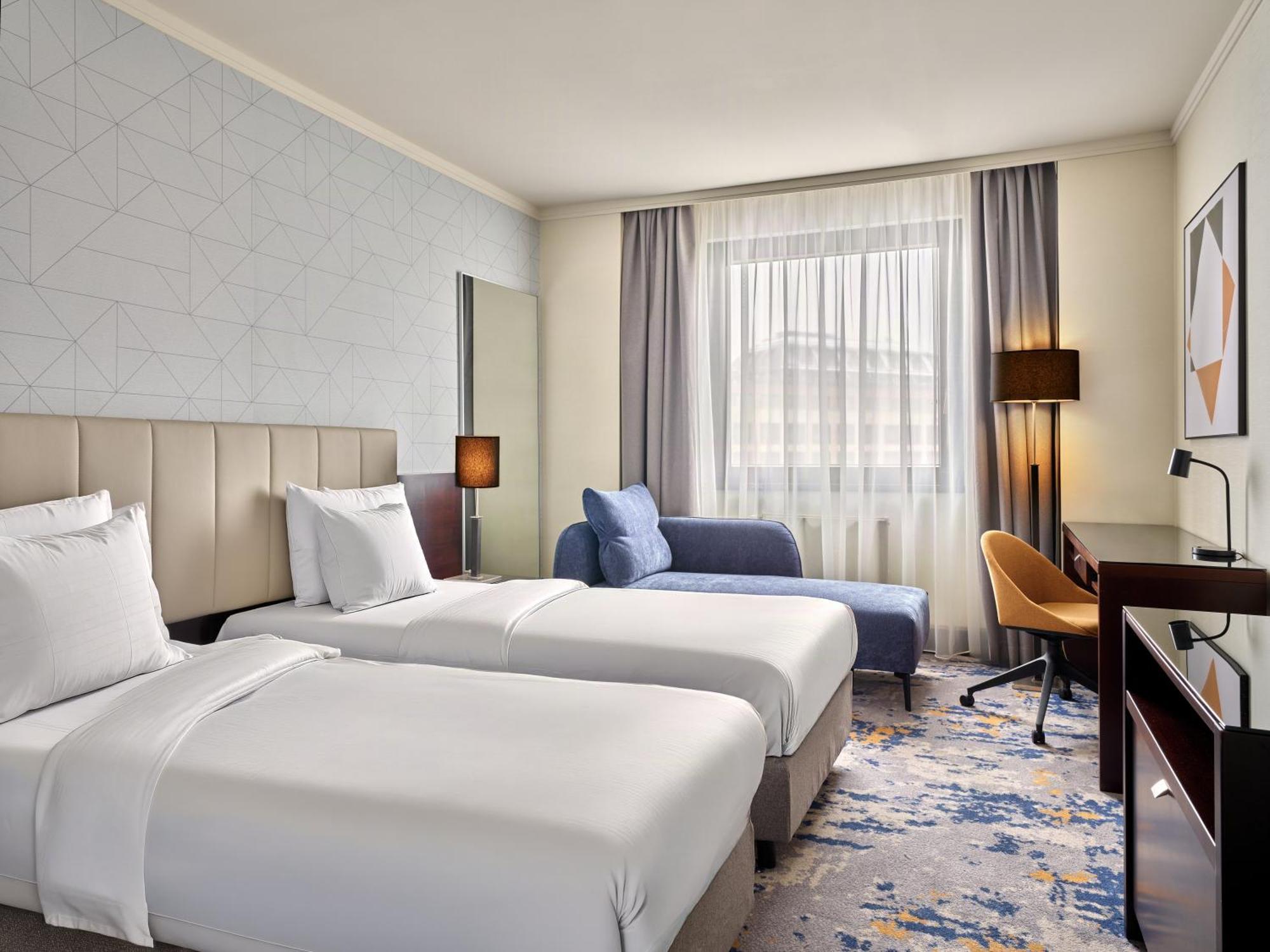 Chambre Lits Jumeaux Premium avec Accès au Salon Club