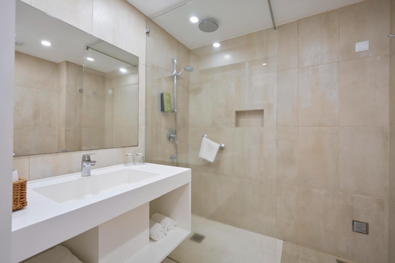 Chambre Double ou Lits Jumeaux - Vue sur Mer