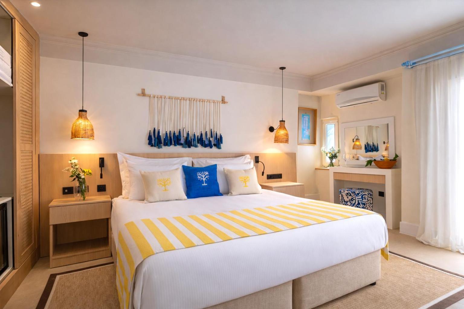 King Room with Side Sea View - Non-Smoking