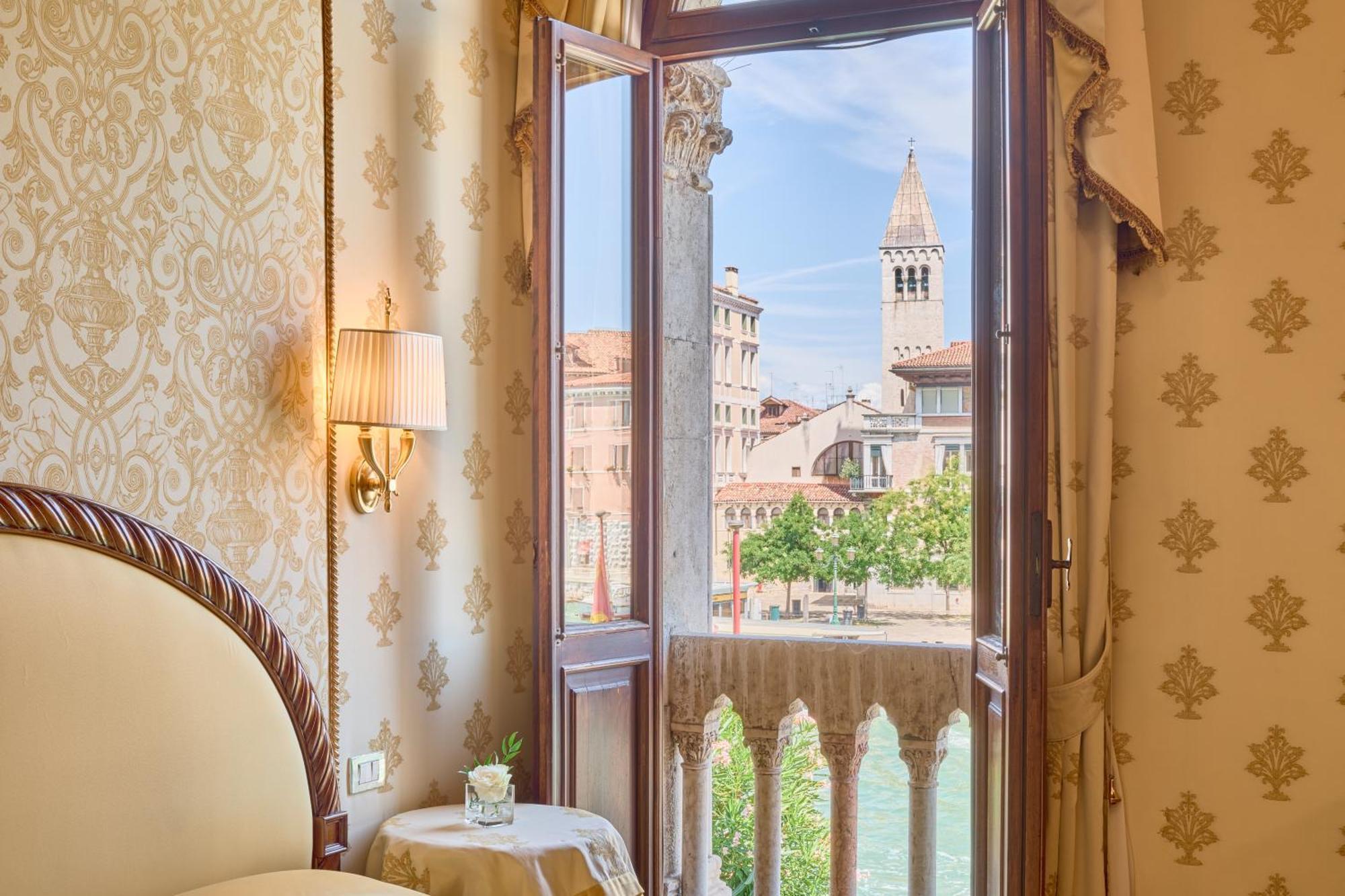 Deluxe Double or Twin room with Grand Canal View
