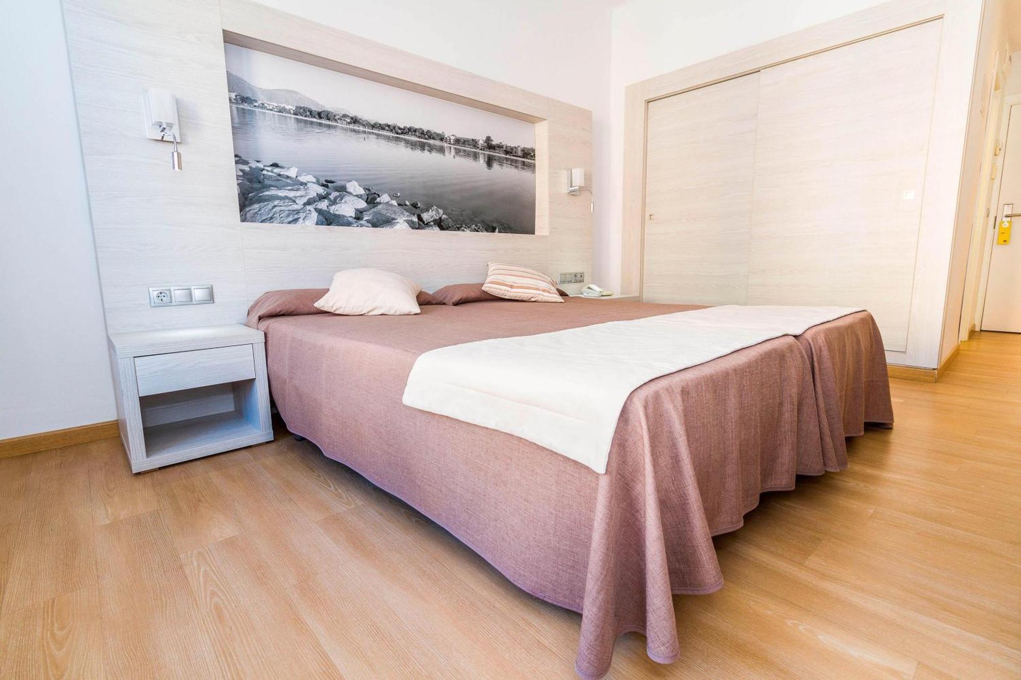Tweepersoonskamer met 2 Aparte Bedden