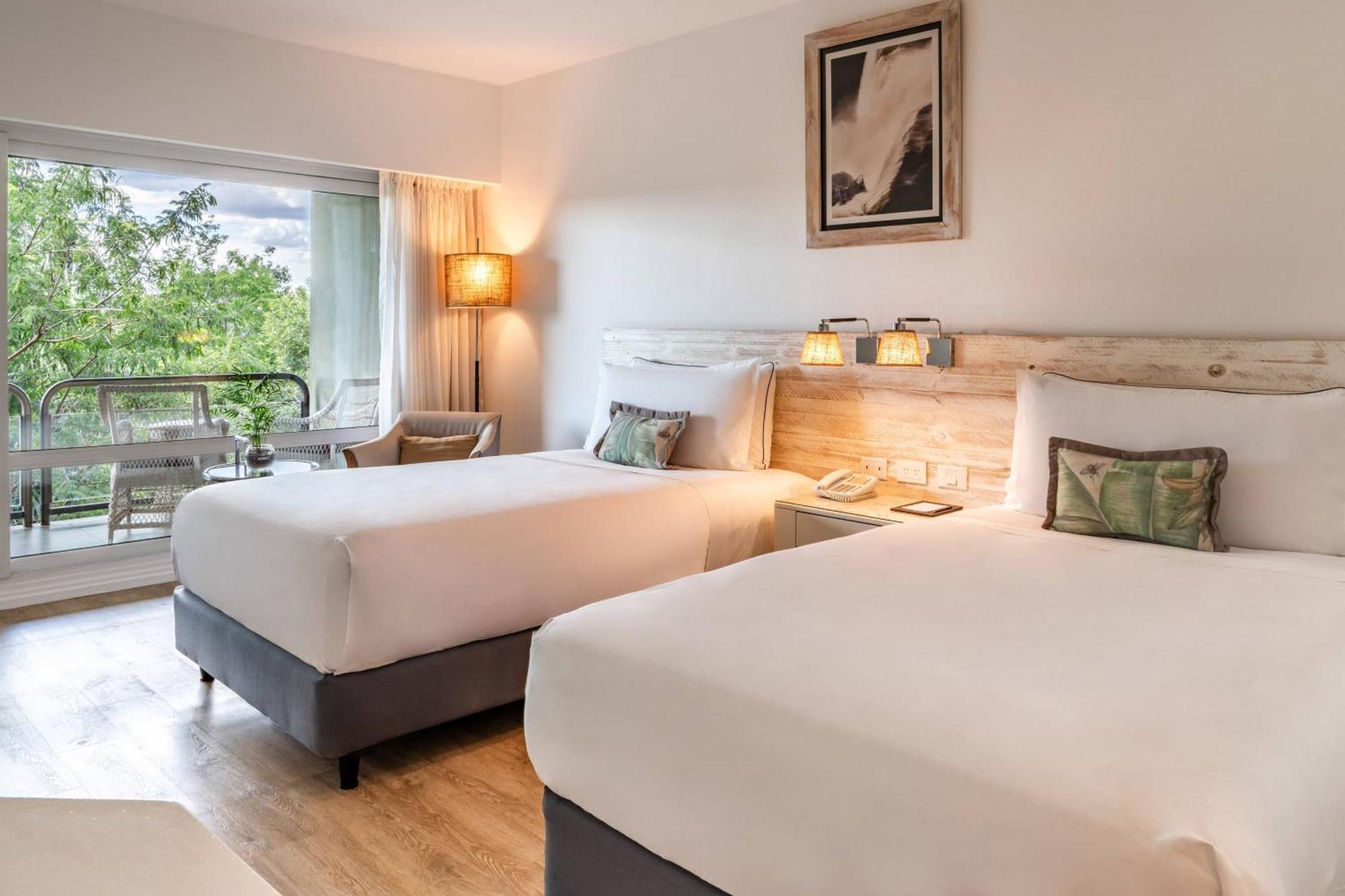 Deluxe Room with Two Single Beds and Jungle View