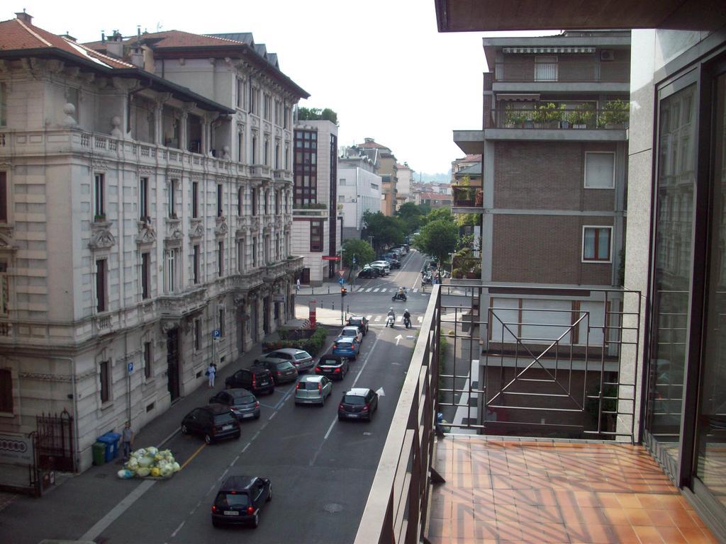 Three-Bedroom Apartment,143314698:JPEG