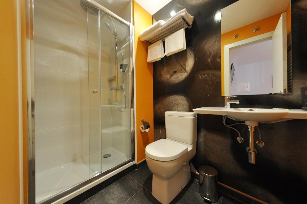 Double or Twin Room with Extra Bed,20502906:JPEG