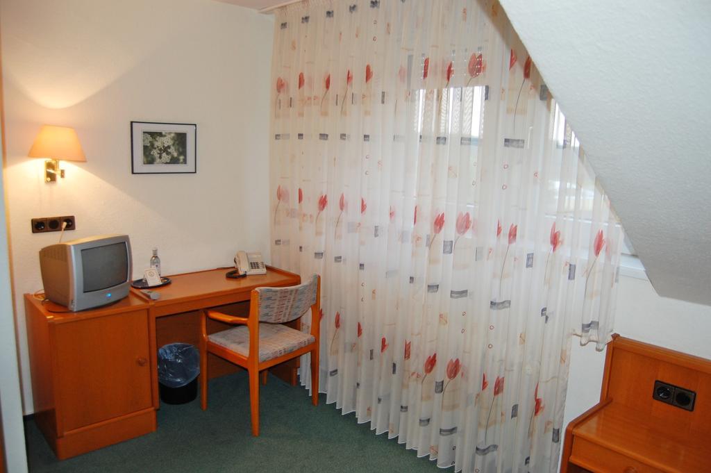 Economy Single Room