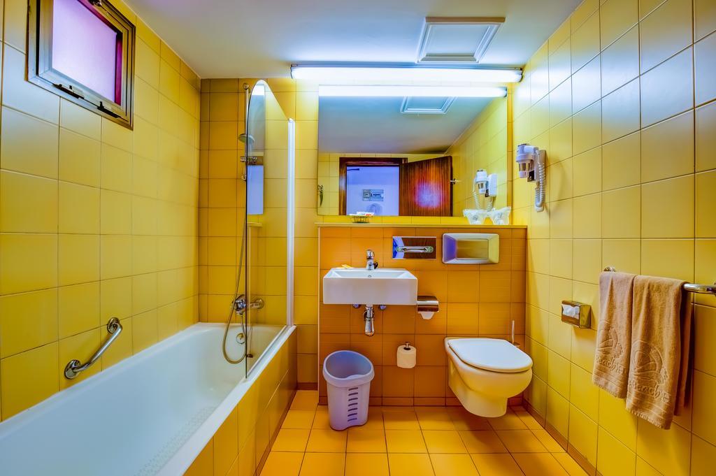 Doppelzimmer mit Meerblick (2 Erwachsene + 1 Kind)
