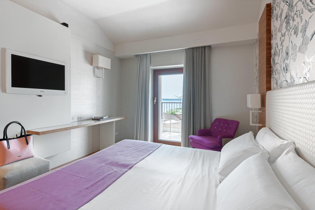 Double Room with Lake View
