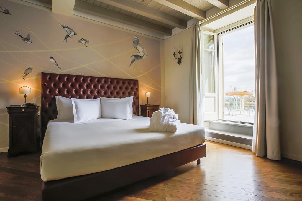 Double Room with Terrace and Lake View