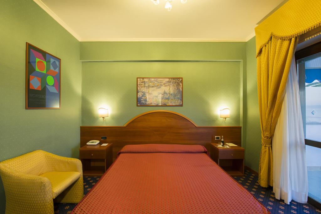 Superior Double or Twin Room with Lake View,388763864:JPEG